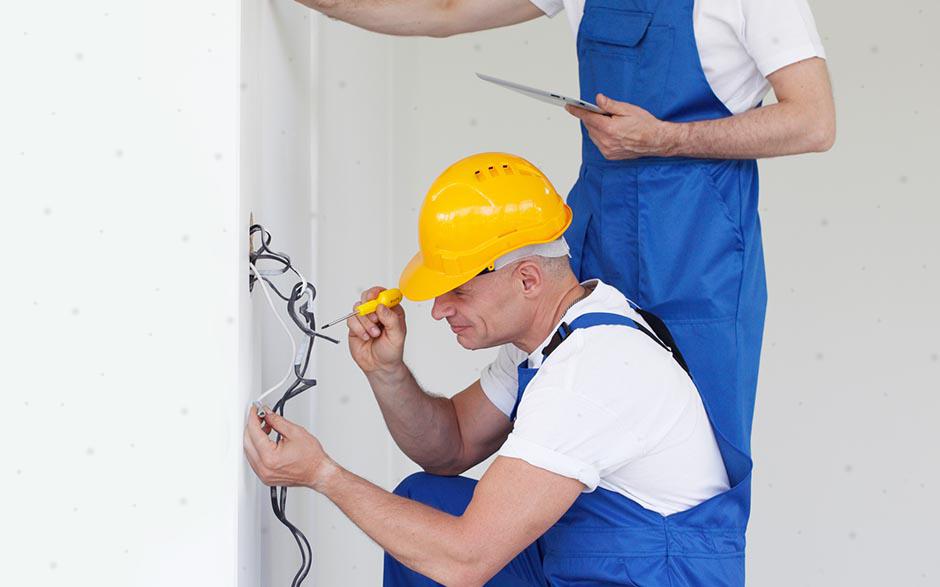 technicien électricien Saint-Denis