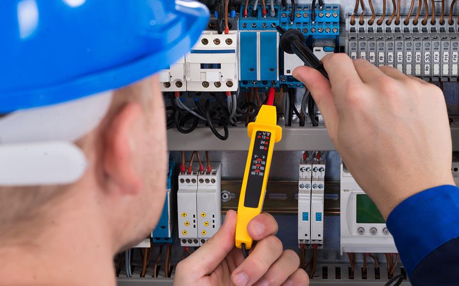 technicien électricien Saint-Denis